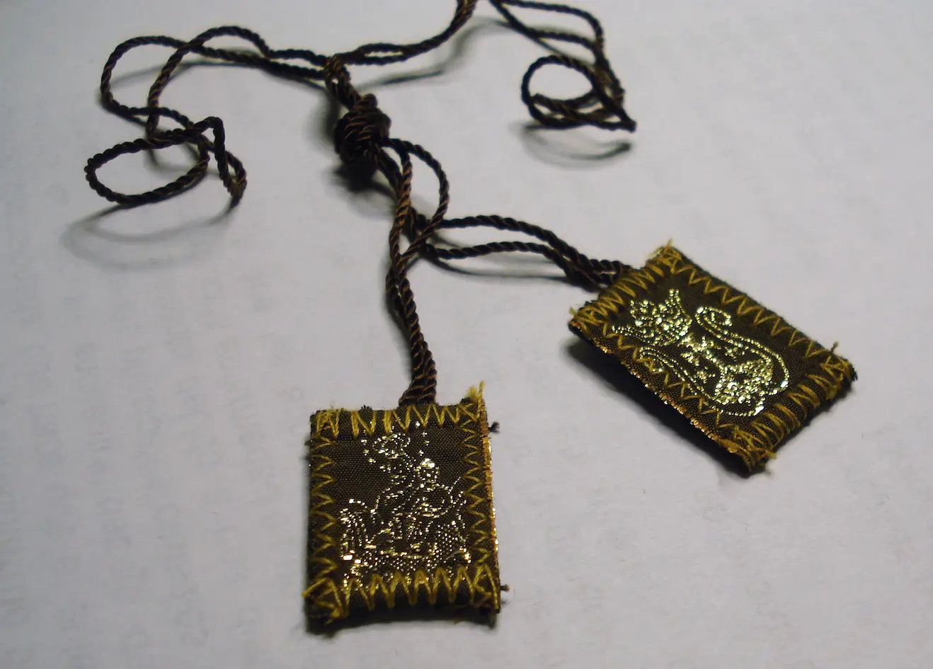 brown scapular