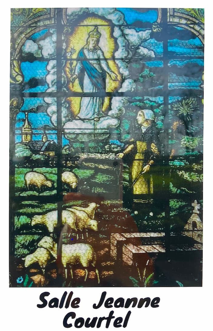 salle jeanne courte vitrail apparition sanctuaire notre dame de toute aide querrien la prenessaye by rundvald