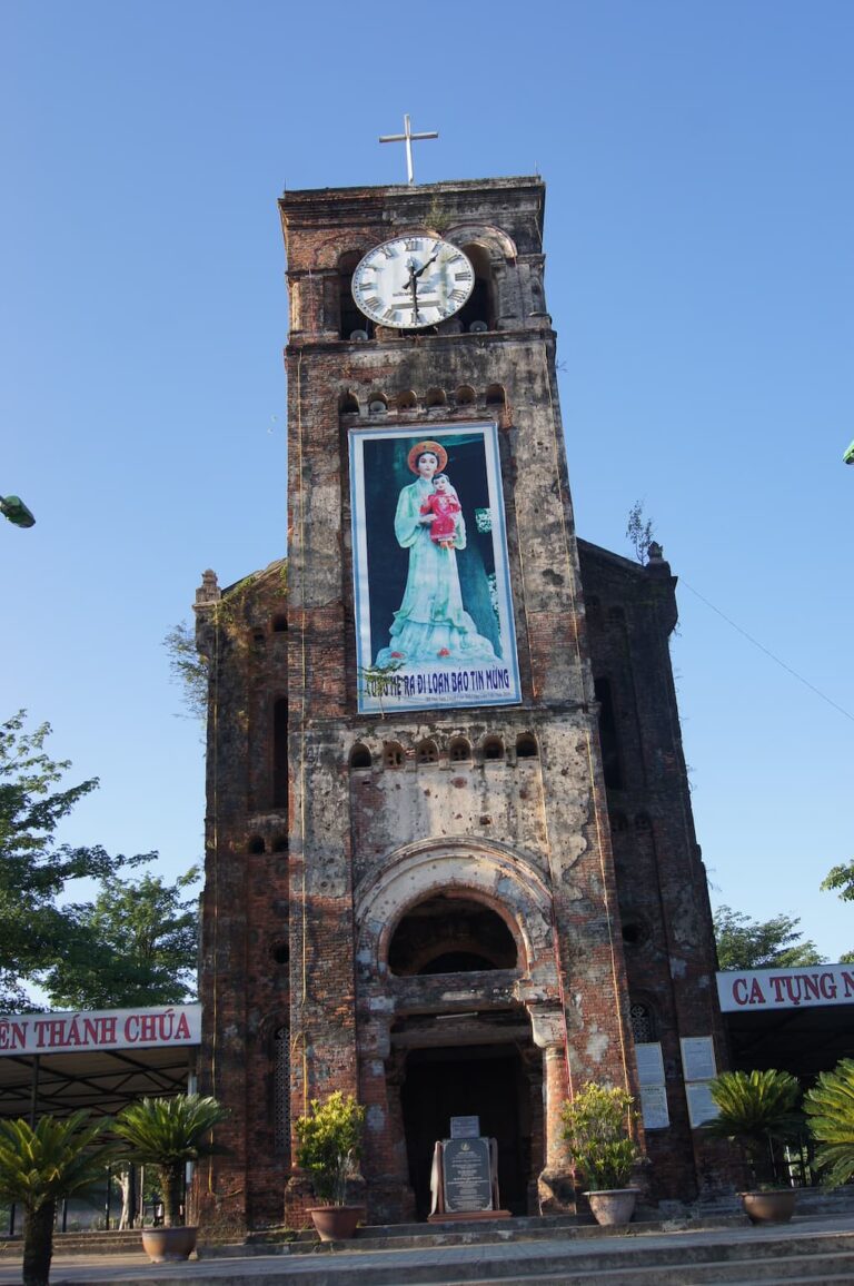 tháp chuông la vang