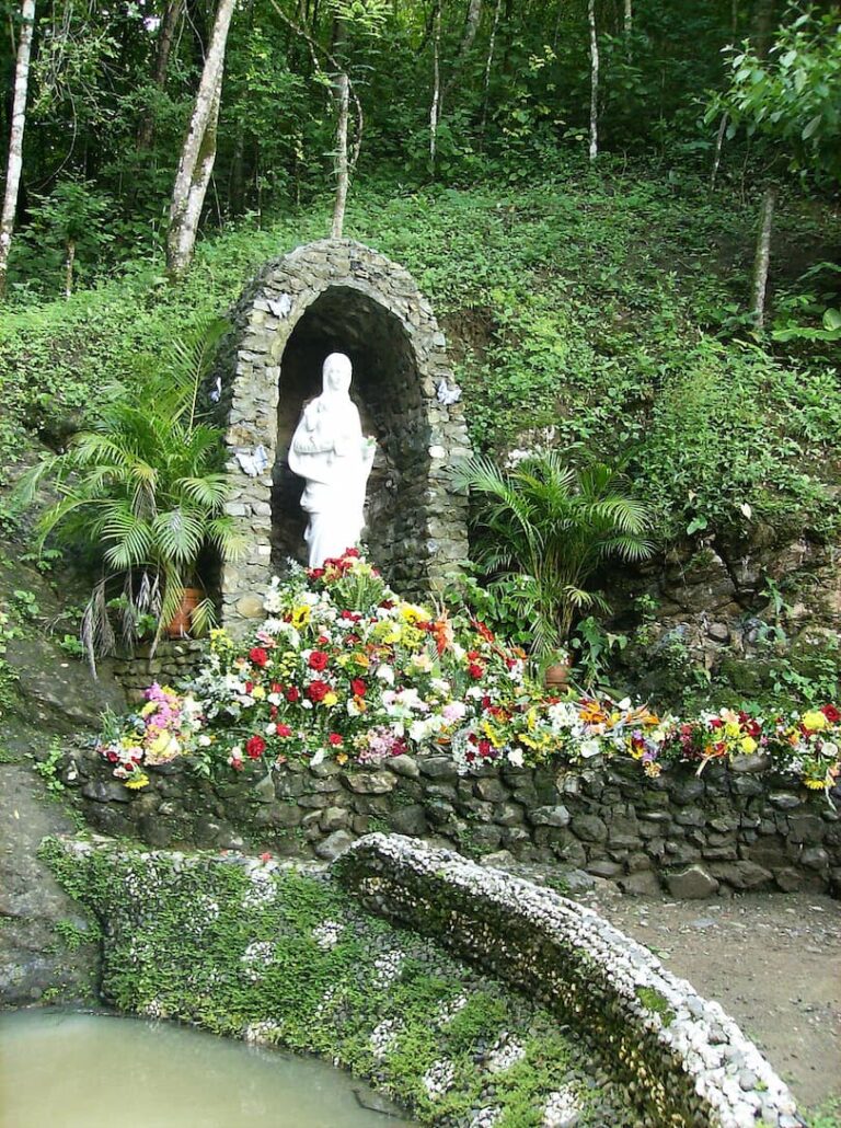 Our Lady of Betania Statue